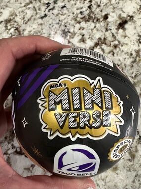 MGA's MINNIVERSE Taco Bell. Special Edition Cheezy Gordita and crunchy taco.